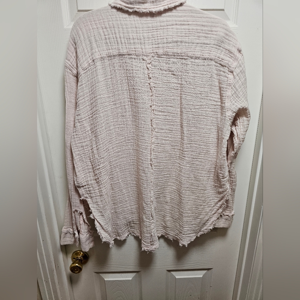 Urban Outfitters Pink Cotton Button-Up Blouse Long Sleeve Distressed Hem Size L - Picture 9 of 12